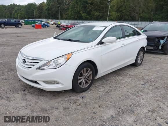 2013 Hyundai Sonata GLS z VIN 5NPEB4AC1DH781832, wystawiony jako IAAI lot #43311734 z przebiegiem 150 380 mil mil oraz . Historia ofert i sprzedaży dostępna na DreamBid. Obrazek 2.
