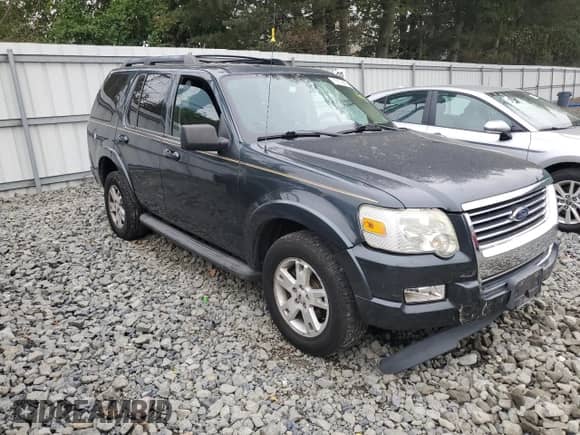 2010 Ford Explorer XLT z VIN 1FMEU7DE2AUA04971, wystawiony jako Copart lot #71516415 z przebiegiem 249 860 mil mil oraz Szkoda całkowita • Salvage title. Historia ofert i sprzedaży dostępna na DreamBid. Obrazek 4.