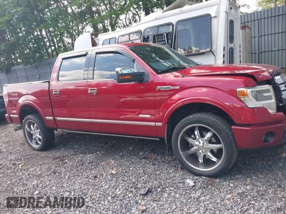 2014 Ford F-150 XL with VIN 1FTFW1ET7EFA39027, listed as a IAAI auction lot 42642084 with 181,836 mi miles and . Bid and sale history available at DreamBid. Image 13.