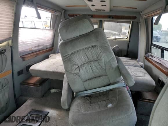 1995 Chevrolet Chevy Van с VIN 1GBEG25K3SF203492, выставлен на аукционе Copart как лот 60532005 с пробегом 139 803 миль миль и Чистый • Clean title. История ставок и продаж доступна на DreamBid. Изображение 10.