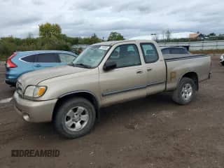 2004 Toyota Tundra SR5 z VIN 5TBBT44164S453920, wystawiony jako Copart lot #71563485 z przebiegiem 279 681 mil mil oraz Czysty tytuł • Clean title. Historia ofert i sprzedaży dostępna na DreamBid. Obrazek 1.