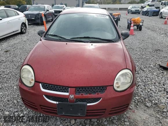 2004 Dodge Neon SXT z VIN 1B3ES56C84D644439, wystawiony jako Copart lot #76459464 z przebiegiem 113 735 mil mil oraz Szkoda całkowita • Salvage title. Historia ofert i sprzedaży dostępna na DreamBid. Obrazek 5.