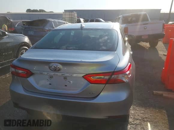 2019 Toyota Camry SE z VIN 4T1B11HK2KU693548, wystawiony jako IAAI lot #43352154 z przebiegiem 64 472 mil mil oraz . Historia ofert i sprzedaży dostępna na DreamBid. Obrazek 17.