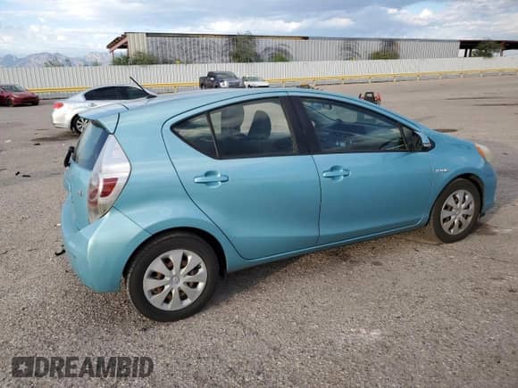 2013 Toyota Prius Two с VIN JTDKDTB34D1049742, выставлен на аукционе Copart как лот 82674945 с пробегом 117 380 миль миль и Списание • Salvage title. История ставок и продаж доступна на DreamBid. Изображение 3.