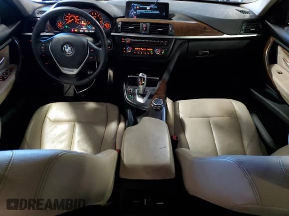 2015 BMW 3 Series 328i с VIN WBA3A5G50FNS84330, выставлен на аукционе Copart как лот 86067595 с пробегом 85 538 миль миль и Списание • Salvage title. История ставок и продаж доступна на DreamBid. Изображение 8.