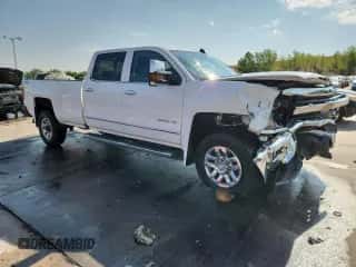 2016 Chevrolet Silverado 3500HD LTZ z VIN 1GC4K0C86GF201664, wystawiony jako Copart lot #69379545 z przebiegiem Nie podano mil oraz Szkoda całkowita • Salvage title. Historia ofert i sprzedaży dostępna na DreamBid. Obrazek 4.