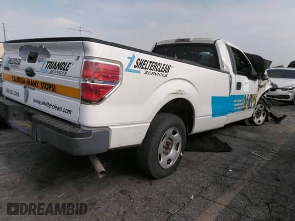 2009 Ford F-150 XL z VIN 1FTRF12W39KA90582, wystawiony jako IAAI lot #32297316 z przebiegiem 134 750 mil mil oraz . Historia ofert i sprzedaży dostępna na DreamBid. Obrazek 4.