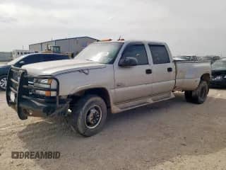 2005 Chevrolet Silverado 3500 LT с VIN 1GCJC33225F967451, выставлен на аукционе Copart как лот 58543895 с пробегом 200 275 миль миль и Чистый • Clean title. История ставок и продаж доступна на DreamBid. Изображение 1.