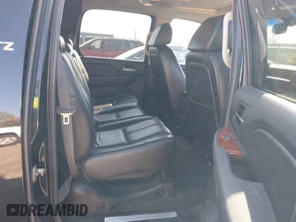 2007 Chevrolet Avalanche 3LT z VIN 3GNEC12047G283483, wystawiony jako IAAI lot #43408800 z przebiegiem 260 955 mil mil oraz . Historia ofert i sprzedaży dostępna na DreamBid. Obrazek 8.
