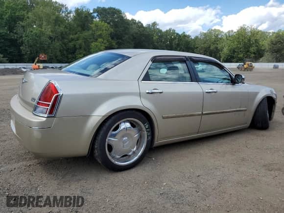2006 Chrysler 300 Touring с VIN 2C3KA53G76H515940, выставлен на аукционе Copart как лот 70494475 с пробегом 181 327 миль миль и Списание • Salvage title. История ставок и продаж доступна на DreamBid. Изображение 3.