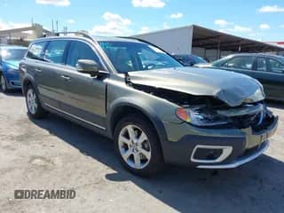 2011 Volvo XC70 3.2L with VIN YV4940BZ1B1101582, listed as a IAAI auction lot 43183011 with 45,684 mi miles and . Bid and sale history available at DreamBid. Image 1.