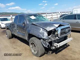 2011 Toyota Tacoma z VIN 5TFUU4ENXBX017402, wystawiony jako IAAI lot #42809226 z przebiegiem Nie podano mil oraz . Historia ofert i sprzedaży dostępna na DreamBid. Obrazek 1.
