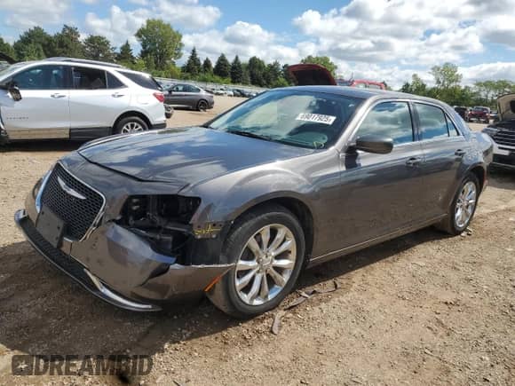 2018 Chrysler 300 Touring с VIN 2C3CCARG8JH276115, выставлен на аукционе Copart как лот 69017925 с пробегом 26 925 миль миль и Списание • Salvage title. История ставок и продаж доступна на DreamBid. Изображение 1.