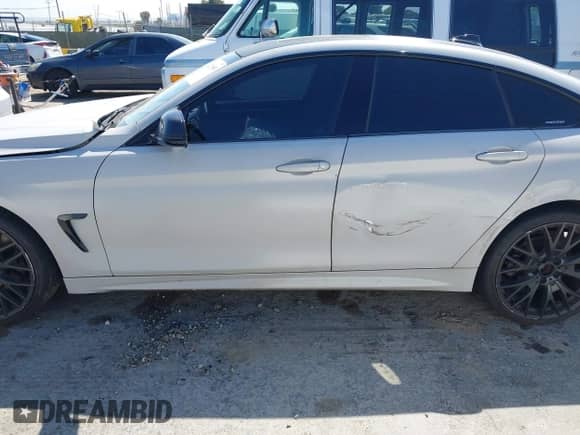 2015 BMW 4 Series 428i xDrive с VIN WBA4C9C54FD330582, выставлен на аукционе IAAI как лот 42135691 с пробегом 127 289 миль миль и . История ставок и продаж доступна на DreamBid. Изображение 13.