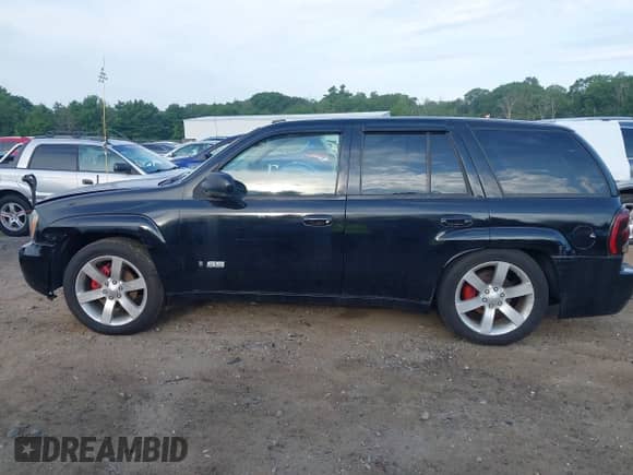 2007 Chevrolet TrailBlazer SS with VIN 1GNET13H372261827, listed as a IAAI auction lot 42988910 with 235,089 mi miles and . Bid and sale history available at DreamBid. Image 14.