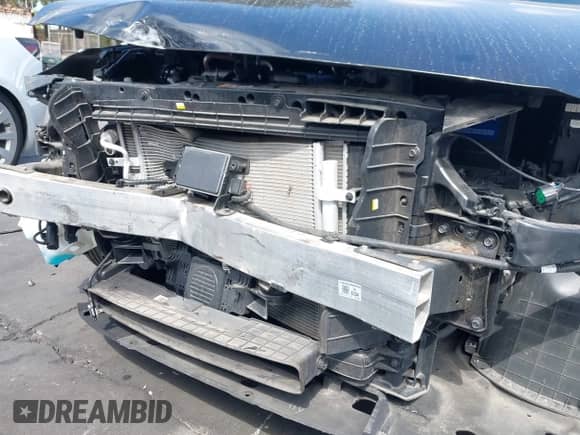 2020 Hyundai Ioniq Limited с VIN KMHC85LJ3LU069636, выставлен на аукционе IAAI как лот 43305934 с пробегом 45 086 миль миль и . История ставок и продаж доступна на DreamBid. Изображение 23.