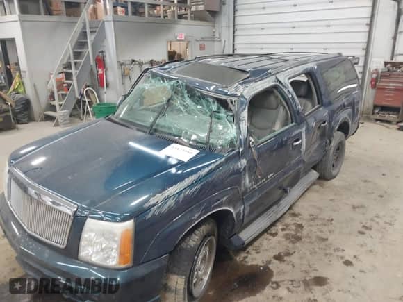 2005 Cadillac Escalade ESV with VIN 3GYFK66N75G149464, listed as a IAAI auction lot 43423910 with 204,314 mi miles and . Bid and sale history available at DreamBid. Image 6.