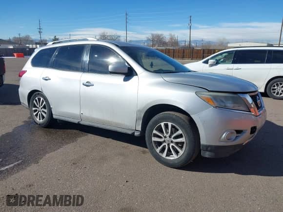 2016 Nissan Pathfinder Platinum with VIN 5N1AR2MM9GC635015, listed as a IAAI auction lot 41422242 with 128,070 mi miles and . Bid and sale history available at DreamBid. Image 1.