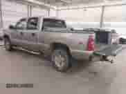 2003 Chevrolet Silverado 1500HD LS z VIN 1GCGK13U43F215122, wystawiony jako IAAI lot #42277237 z przebiegiem Nie podano mil oraz . Historia ofert i sprzedaży dostępna na DreamBid. Obrazek 3.