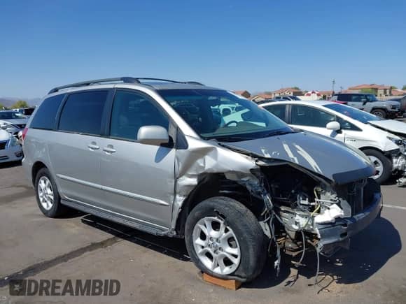 2004 Toyota Sienna XLE z VIN 5TDBA22C04S002570, wystawiony jako IAAI lot #42288609 z przebiegiem 234 932 mil mil oraz . Historia ofert i sprzedaży dostępna na DreamBid. Obrazek 1.