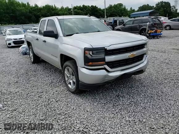 2018 Chevrolet Silverado 1500 Custom z VIN 1GCRCPEH5JZ103336, wystawiony jako Copart lot #59181545 z przebiegiem 150 385 mil mil oraz Szkoda całkowita • Salvage title. Historia ofert i sprzedaży dostępna na DreamBid. Obrazek 13.