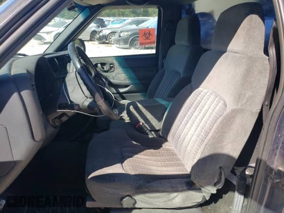 2002 Chevrolet S-10 LS with VIN 1GCCS145X28102414, listed as a Copart auction lot 76543574 with 185,819 mi miles and Salvage title. Bid and sale history available at DreamBid. Image 10.