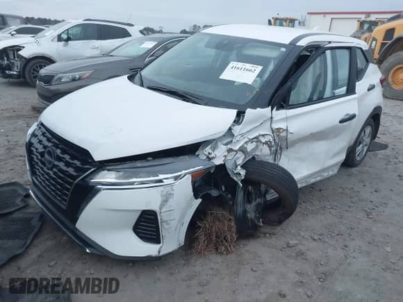 2024 Nissan Kicks S with VIN 3N1CP5BV6RL568707, listed as a IAAI auction lot 41611662 with 7,737 mi miles and . Bid and sale history available at DreamBid. Image 17.