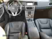 2015 Volvo S60 T5 Platinum с VIN YV1612TM1F1361171, выставлен на аукционе Copart как лот 36642793 с пробегом 58 929 миль миль и . История ставок и продаж доступна на DreamBid. Изображение 8.