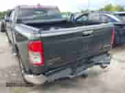 2020 Ram 1500 Big Horn z VIN 1C6SRFBT9LN190310, wystawiony jako IAAI lot #43161335 z przebiegiem 98 023 mil mil oraz . Historia ofert i sprzedaży dostępna na DreamBid. Obrazek 6.