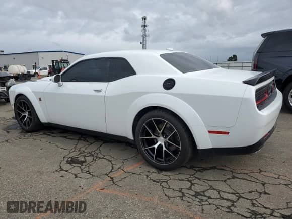 2022 Dodge Challenger R/T Scat Pack Widebody with VIN 2C3CDZFJ6NH165029, listed as a Copart auction lot 85860305 with 49,072 mi miles and Clean title. Bid and sale history available at DreamBid. Image 2.