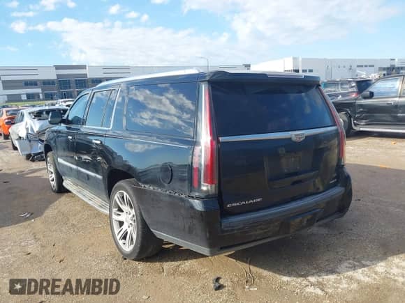2016 Cadillac Escalade ESV Luxury Collection с VIN 1GYS3HKJ5GR275884, выставлен на аукционе IAAI как лот 43268802 с пробегом 163 304 миль миль и . История ставок и продаж доступна на DreamBid. Изображение 3.