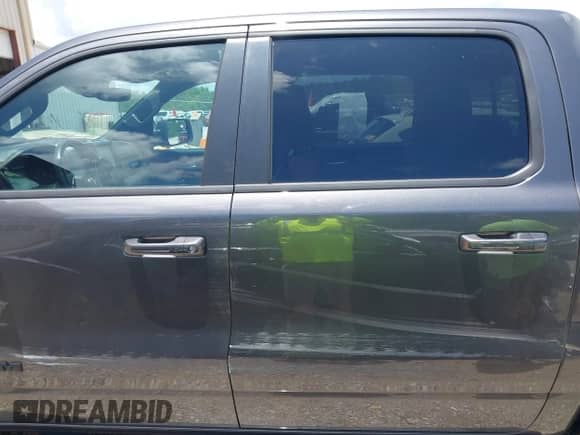 2022 Ram 1500 Rebel z VIN 1C6SRFLT3NN282689, wystawiony jako IAAI lot #42472175 z przebiegiem 58 163 mil mil oraz . Historia ofert i sprzedaży dostępna na DreamBid. Obrazek 14.