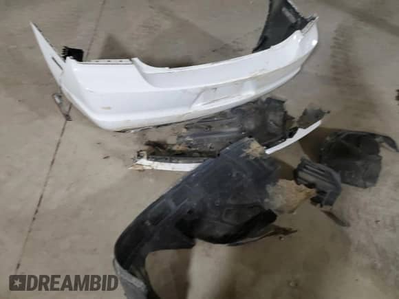 2013 Dodge Charger SE z VIN 2C3CDXBGXDH663621, wystawiony jako Copart lot #88458455 z przebiegiem 143 954 mil mil oraz Czysty tytuł • Clean title. Historia ofert i sprzedaży dostępna na DreamBid. Obrazek 12.