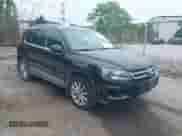 2017 Volkswagen Tiguan Wolfsburg Edition с VIN WVGSV7AX3HK037795, выставлен на аукционе IAAI как лот 42497812 с пробегом 86 211 миль миль и . История ставок и продаж доступна на DreamBid. Изображение 1.