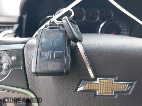 2015 Chevrolet Suburban LT с VIN 1GNSKJKC3FR210961, выставлен на аукционе IAAI как лот 43251868 с пробегом 392 257 миль миль и . История ставок и продаж доступна на DreamBid. Изображение 11.