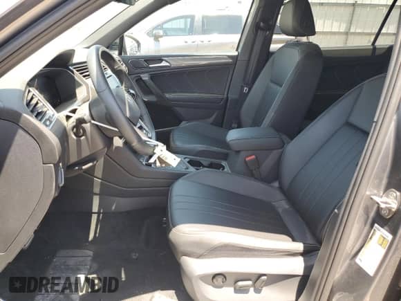 2024 Volkswagen Tiguan SE R-Line Black с VIN 3VVCB7AX7RM129960, выставлен на аукционе Copart как лот 55783365 с пробегом 13 076 миль миль и Списание • Salvage title. История ставок и продаж доступна на DreamBid. Изображение 7.