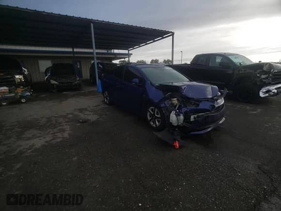 2016 Toyota Prius Three Touring z VIN JTDKARFU8G3522386, wystawiony jako Copart lot #86608835 z przebiegiem 201 952 mil mil oraz Szkoda całkowita • Salvage title. Historia ofert i sprzedaży dostępna na DreamBid. Obrazek 13.