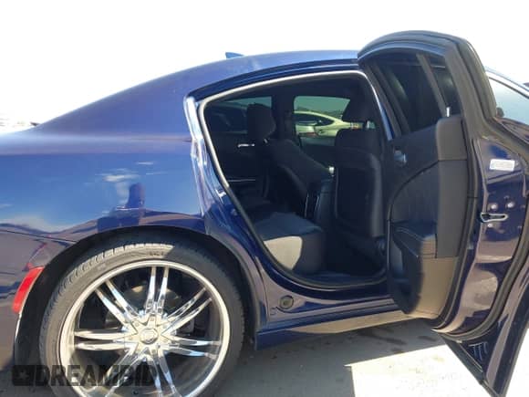 2015 Dodge Charger RT с VIN 2C3CDXCT9FH825138, выставлен на аукционе IAAI как лот 43491724 с пробегом 88 997 миль миль и . История ставок и продаж доступна на DreamBid. Изображение 8.