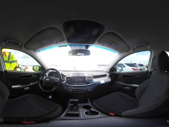 2020 Kia Sorento LX z VIN 5XYPG4A52LG660695, wystawiony jako IAAI lot #42705893 z przebiegiem 180 717 mil mil oraz . Historia ofert i sprzedaży dostępna na DreamBid. Obrazek 18.