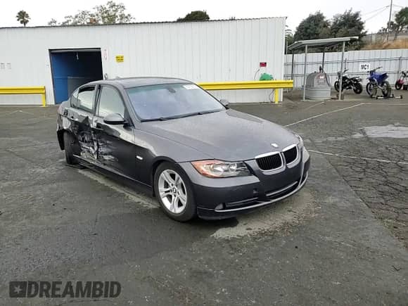 2008 BMW 3 Series 328i с VIN WBAVA37548NL50698, выставлен на аукционе Copart как лот 82169635 с пробегом 145 565 миль миль и Списание • Salvage title. История ставок и продаж доступна на DreamBid. Изображение 13.