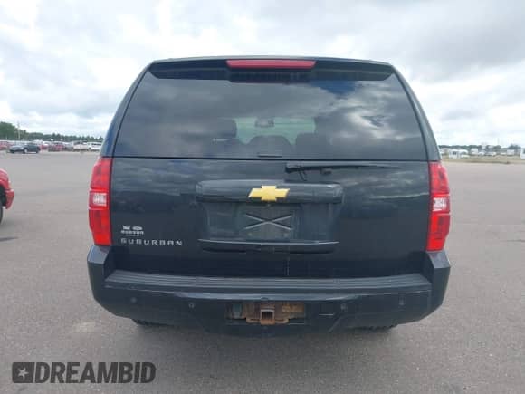 2013 Chevrolet Suburban LS с VIN 1GNSKHE79DR315783, выставлен на аукционе IAAI как лот 43155088 с пробегом 207 793 миль миль и . История ставок и продаж доступна на DreamBid. Изображение 16.