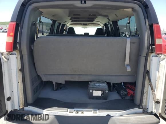 2007 Chevrolet Express Passenger with VIN 1GAHG39U971146710, listed as a Copart auction lot 57608615 with 30,565 mi miles and Salvage title. Bid and sale history available at DreamBid. Image 10.