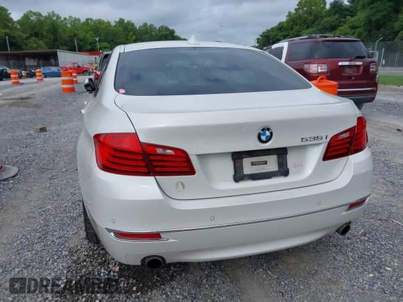 2016 BMW 5 Series 535i с VIN WBA5B1C55GG129363, выставлен на аукционе IAAI как лот 42812184 с пробегом 154 351 миль миль и . История ставок и продаж доступна на DreamBid. Изображение 16.