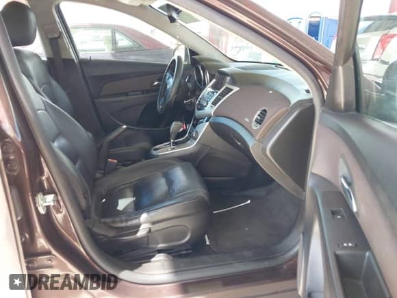 2015 Chevrolet Cruze LT с VIN 1G1PC5SB0F7240658, выставлен на аукционе IAAI как лот 43385932 с пробегом 71 563 миль миль и . История ставок и продаж доступна на DreamBid. Изображение 5.
