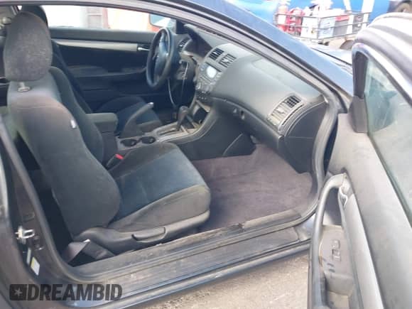 2004 Honda Accord EX с VIN 1HGCM72534A017217, выставлен на аукционе IAAI как лот 43523775 с пробегом 201 415 миль миль и . История ставок и продаж доступна на DreamBid. Изображение 5.