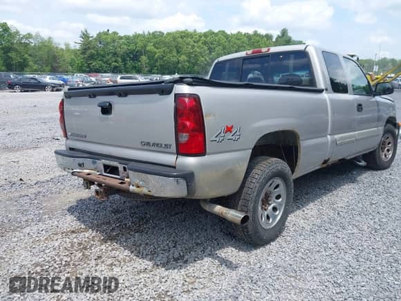 2005 Chevrolet Silverado 1500 Work Truck with VIN 2GCEK19V551104502, listed as a IAAI auction lot 42513053 with 229,158 mi miles and . Bid and sale history available at DreamBid. Image 4.