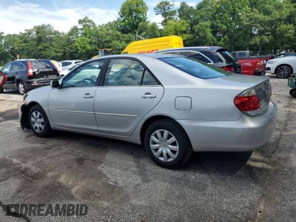 2006 Toyota Camry LE z VIN 4T1BE32KX6U146056, wystawiony jako Copart lot #63204915 z przebiegiem 141 361 mil mil oraz Szkoda całkowita • Salvage title. Historia ofert i sprzedaży dostępna na DreamBid. Obrazek 2.