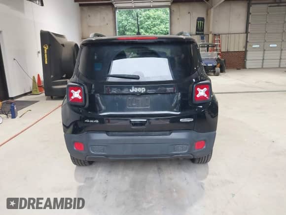 2018 Jeep Renegade Latitude with VIN ZACCJBBB7JPG72072, listed as a IAAI auction lot 42643680 with 132,530 mi miles and . Bid and sale history available at DreamBid. Image 16.