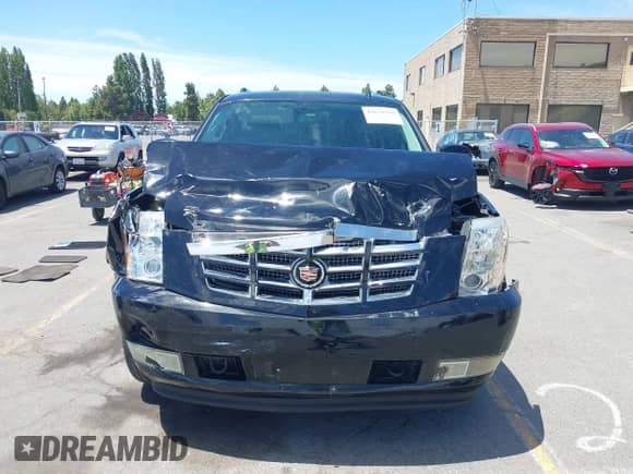 2008 Cadillac Escalade ESV с VIN 1GYFK66888R221139, выставлен на аукционе IAAI как лот 42671536 с пробегом 200 752 миль миль и . История ставок и продаж доступна на DreamBid. Изображение 12.