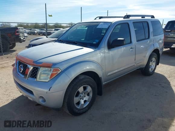 2007 Nissan Pathfinder S z VIN 5N1AR18U97C623323, wystawiony jako IAAI lot #41383903 z przebiegiem 137 601 mil mil oraz . Historia ofert i sprzedaży dostępna na DreamBid. Obrazek 2.